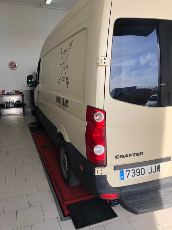 Neumáticos maxxis mud terrain Venta y montaje de neumáticos maxxis mud terrain extremo 4×4 montadas en vw crafter camper camperixada gracias a VANHOLIDAYS por dejarnos poner un poquito de nuestro trabajo en sus proyectos